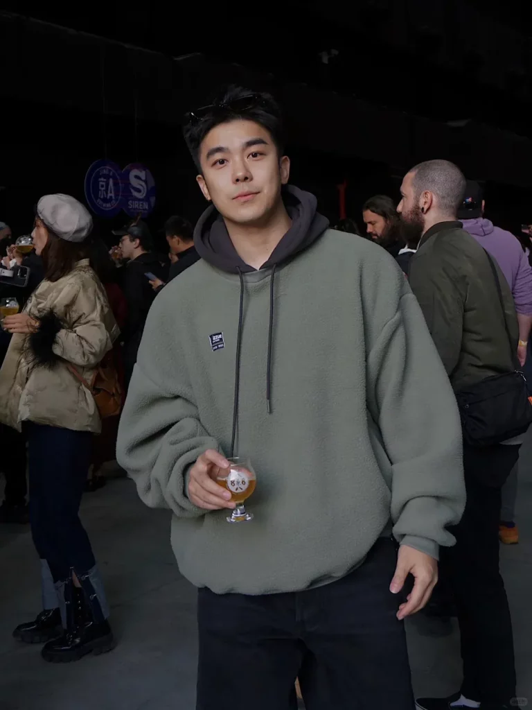正装也能玩出不一样的帅气感