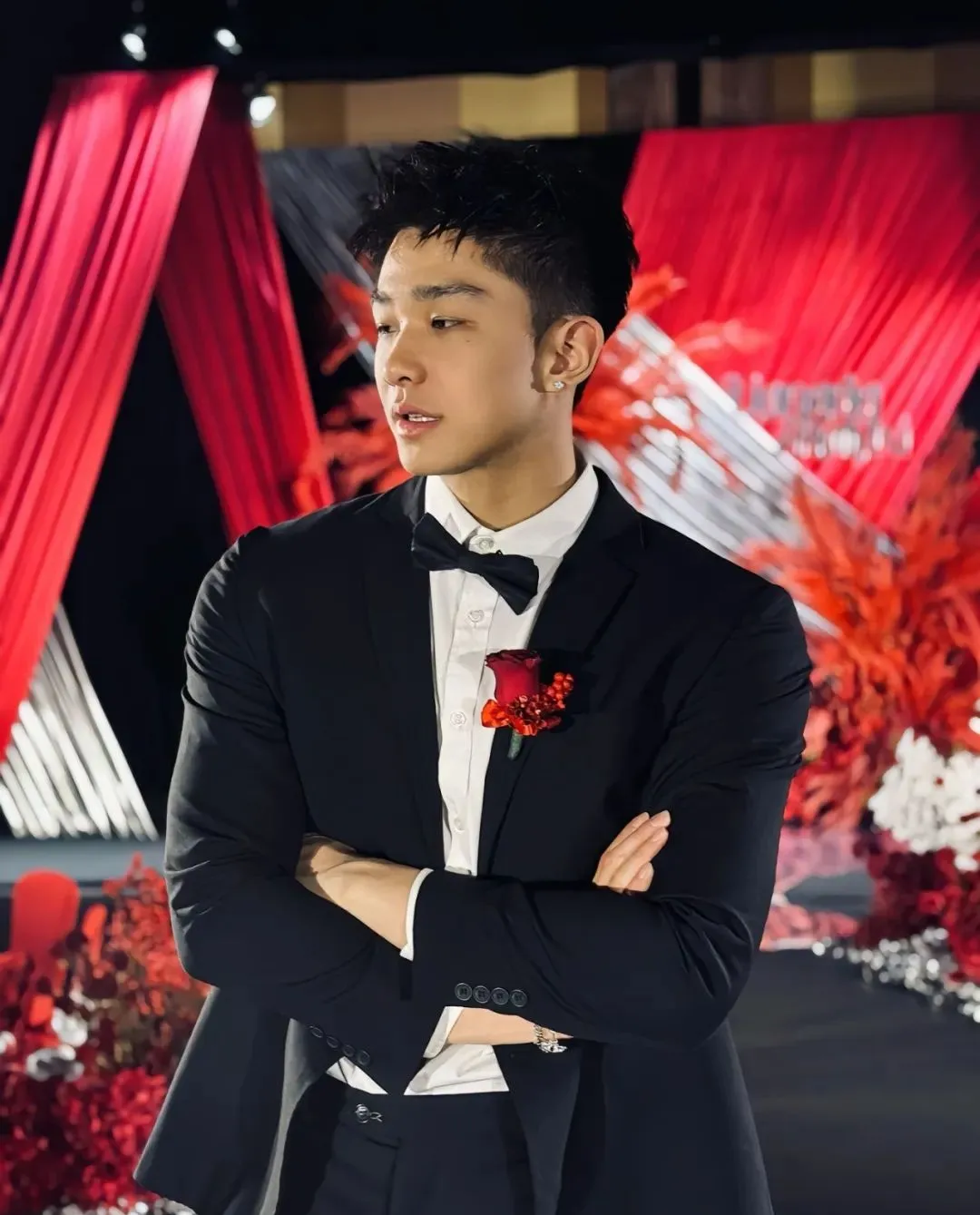 192cm 少年感肌肉帅哥，大鼻子伴郎哥哥！
