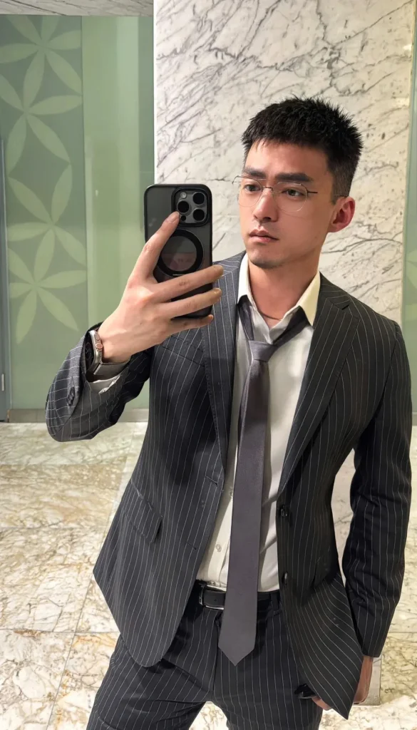 正装绝绝子！会穿搭的暖男了解一下 | 网红帅哥