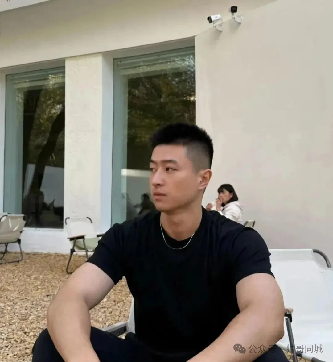 成都 20W+ 粉网红直播小哥的秘密