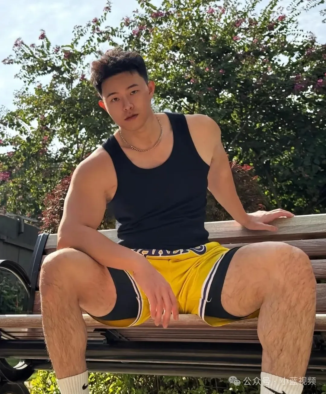 腿毛太浓了，大长腿篮球体育生小哥哥!