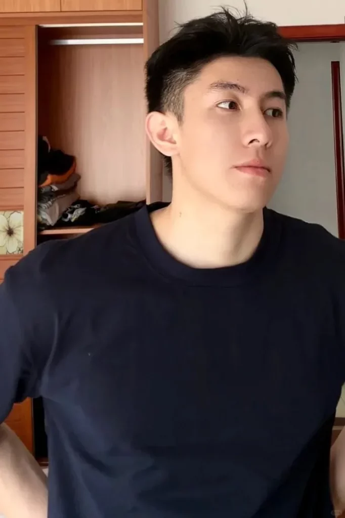 迷彩型男 " 私教！长的太帅啦！