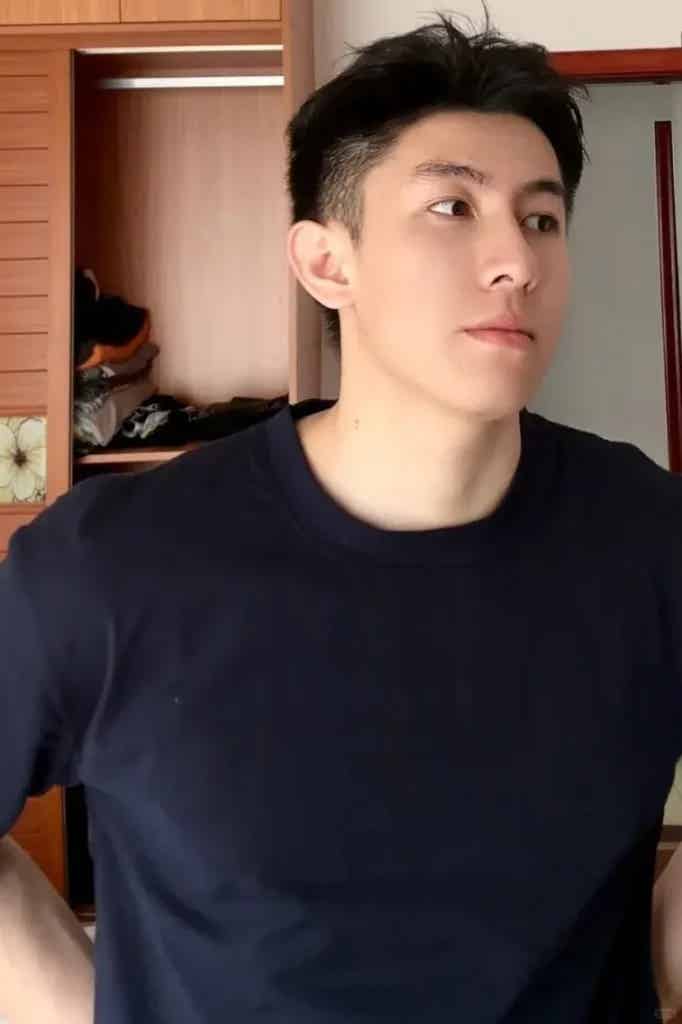 迷彩型男 " 私教！长的太帅啦！