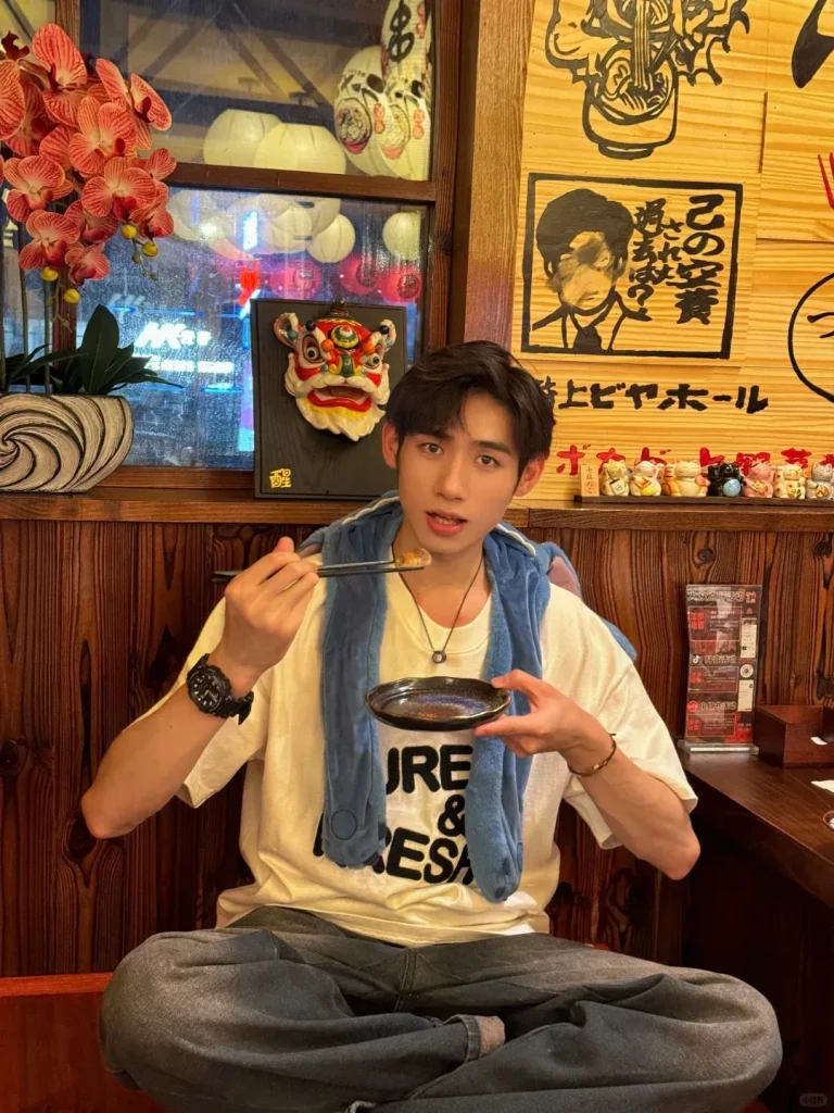 筋肉小帅哥，柔软舞蹈生