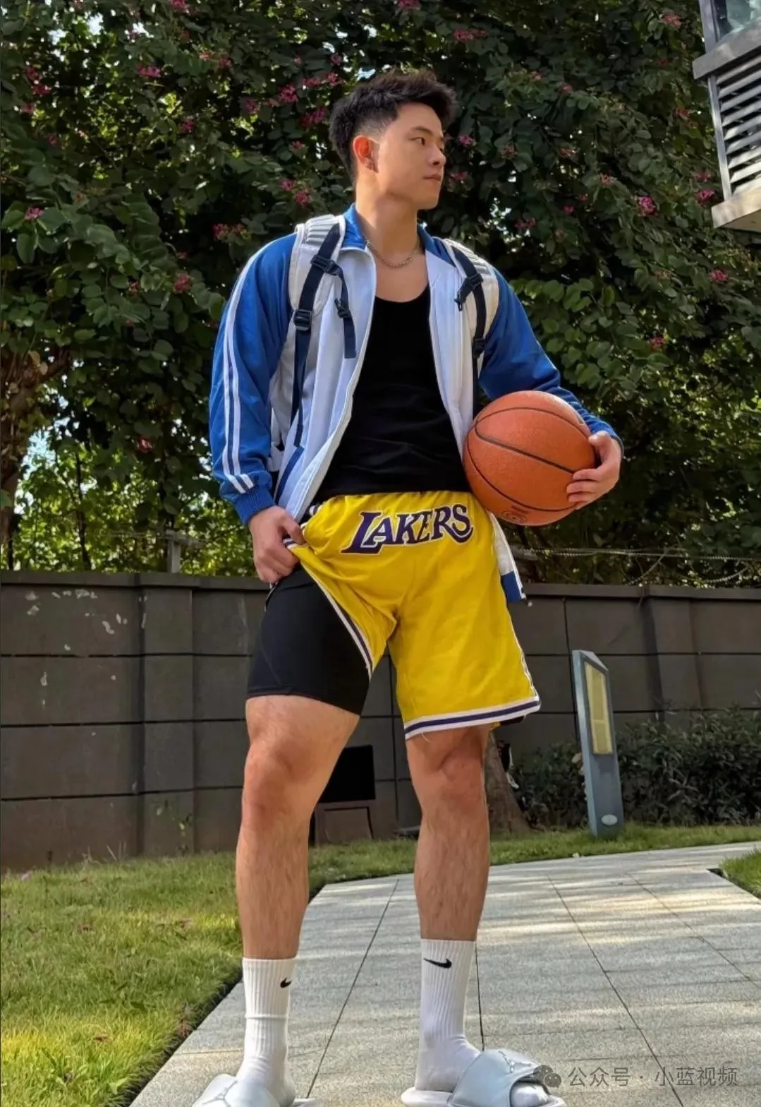 腿毛太浓了，大长腿篮球体育生小哥哥!
