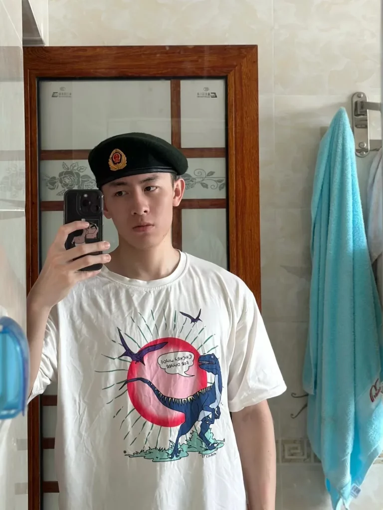 迷彩型男 " 私教！长的太帅啦！