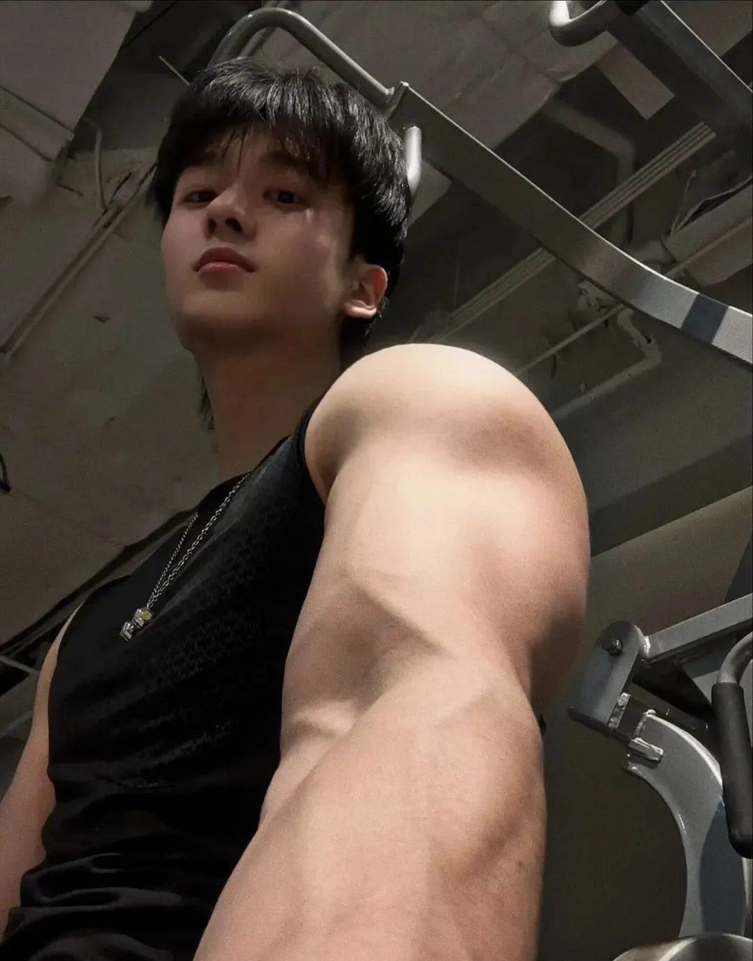 辽宁鲨鱼腹肌奶凶奶凶阳光健身大男孩！