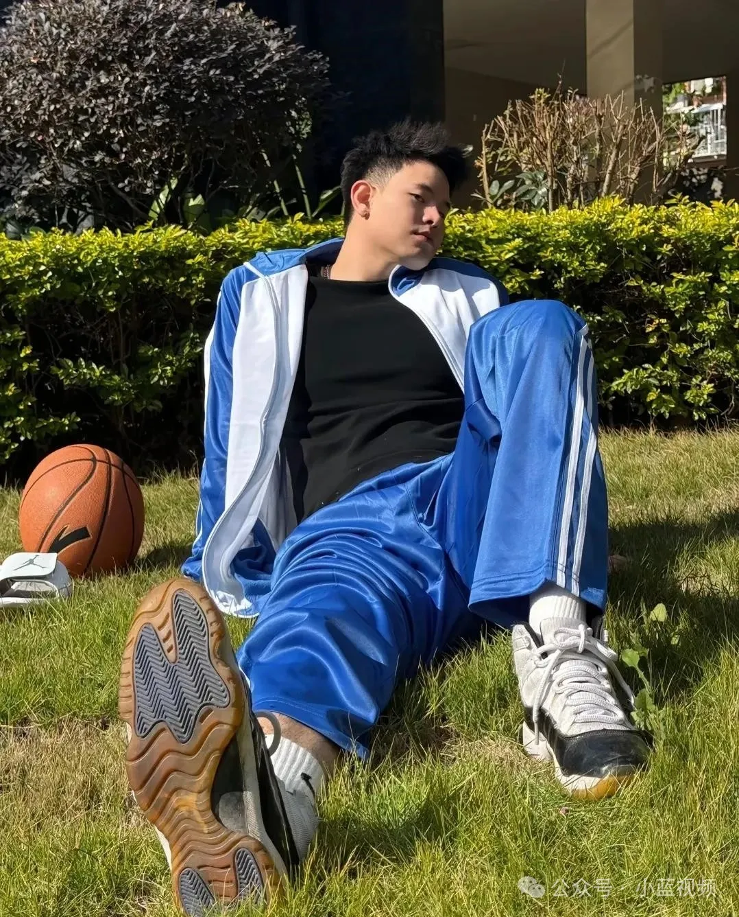 腿毛太浓了，大长腿篮球体育生小哥哥!