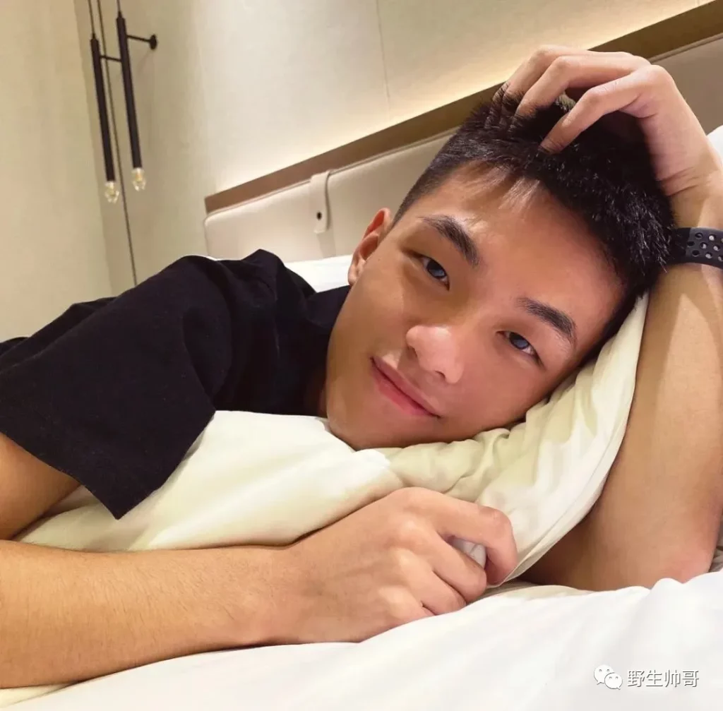 每天早上看会帅哥，又是精神满满的一天
