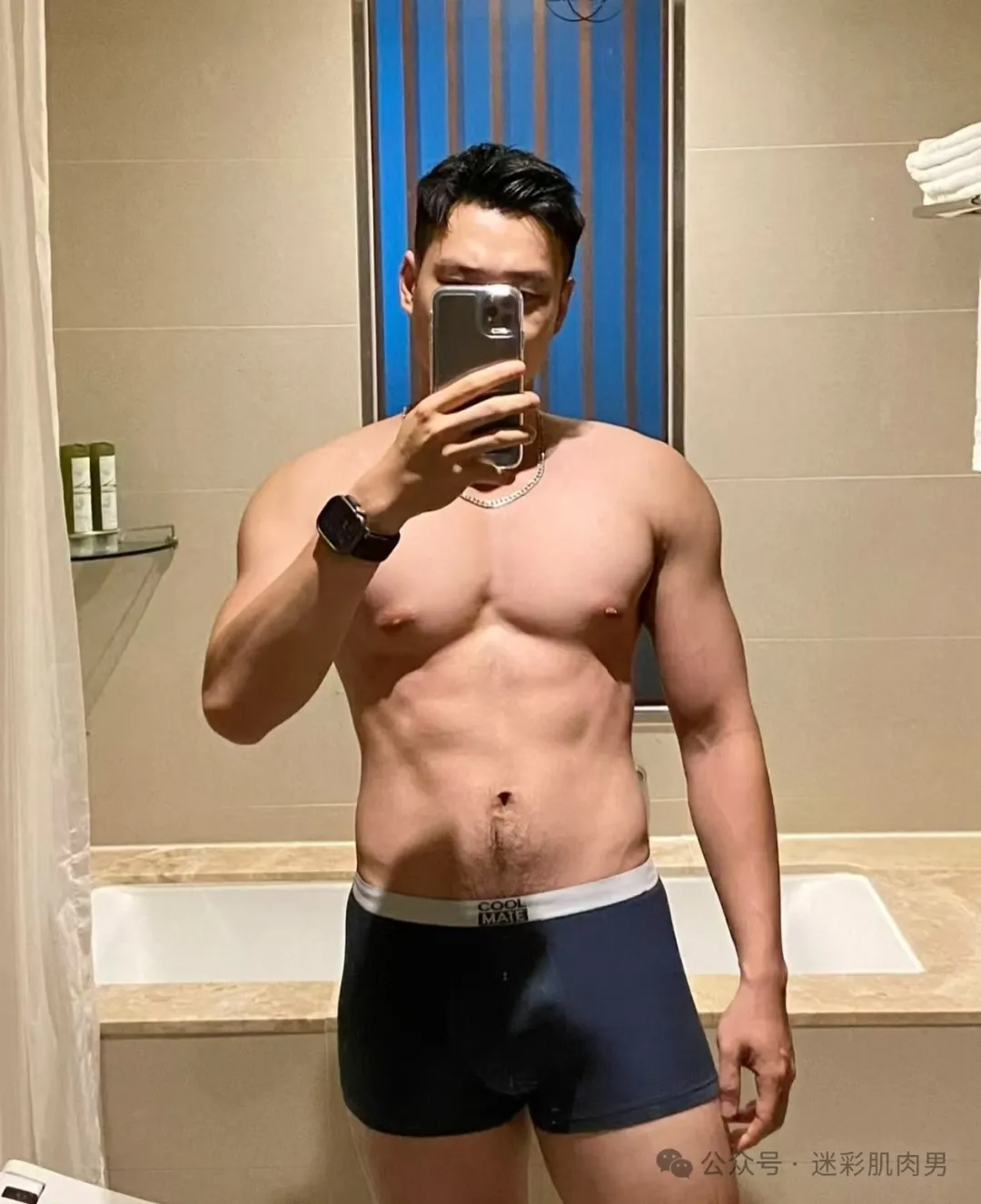 181CM 空少为吸引穿内裤拍大片？大鼻子也太撩了！