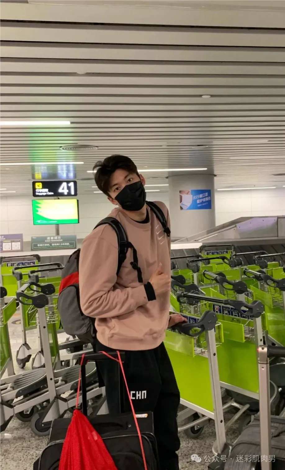 192CM 汪顺的泳裤太太勒了！