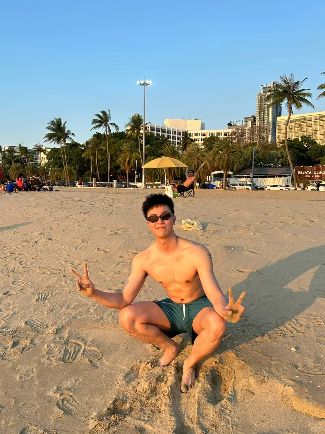 冬天别偷懒！185cm 白袜男邀你寒冬坚持健身