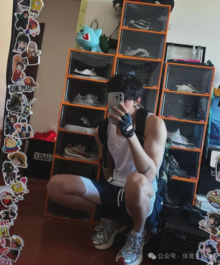 195 超硬钻石体育生，白袜长腿诱惑力满满.....