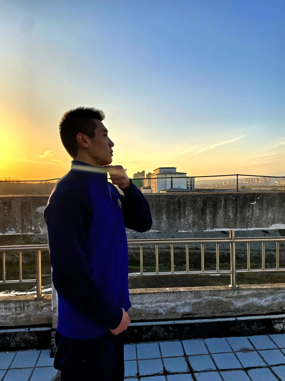 河南 22 岁寸头消防员脱了凸显大实力，这耐力太强了！