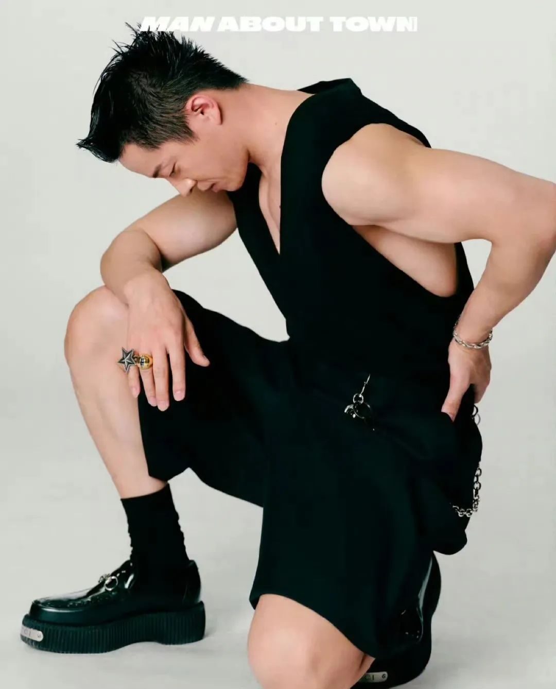 张宏涛首次尝试短发写真，肌肉清爽帅气完全天菜