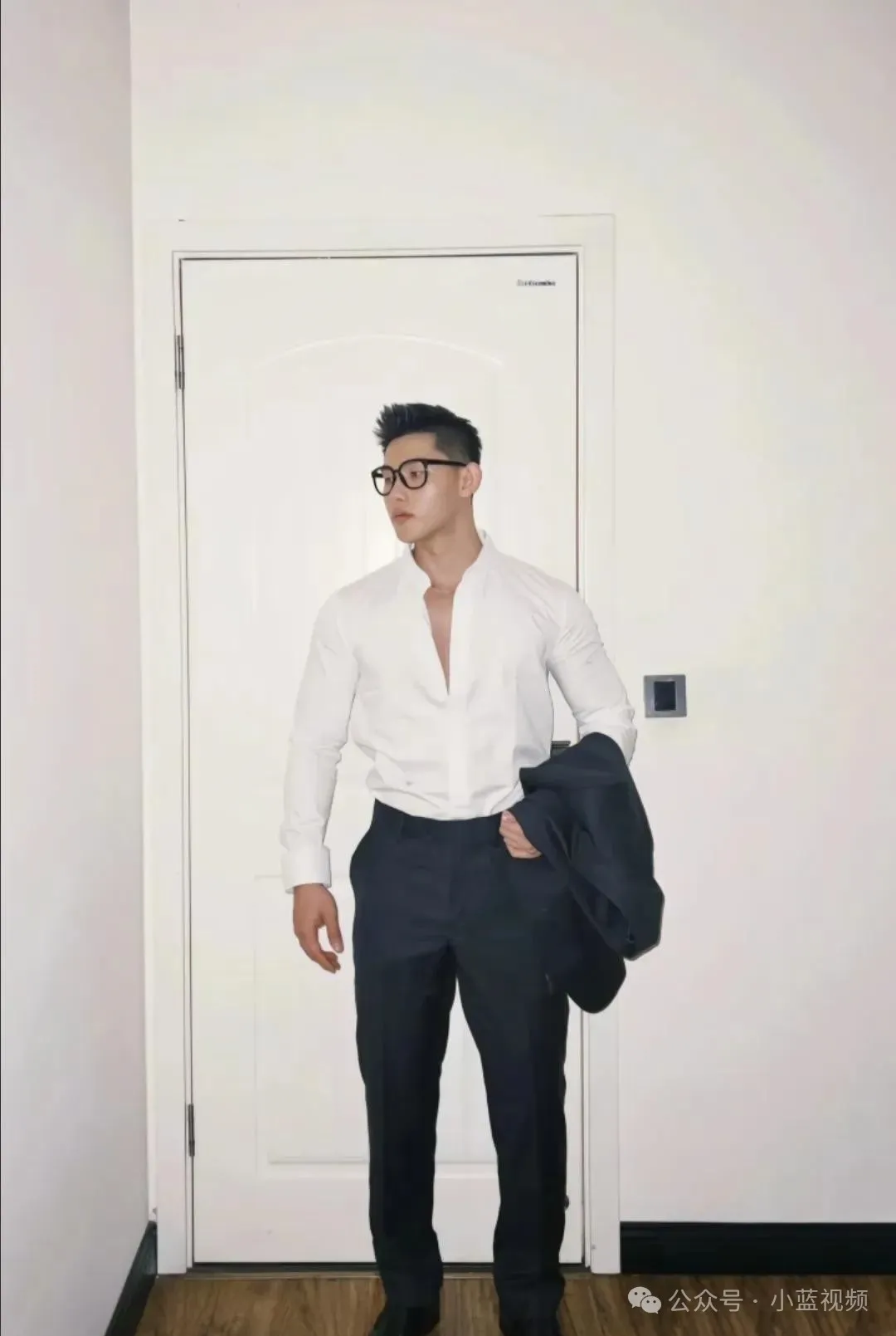 脏兮兮痞帅正装阳光大男孩！