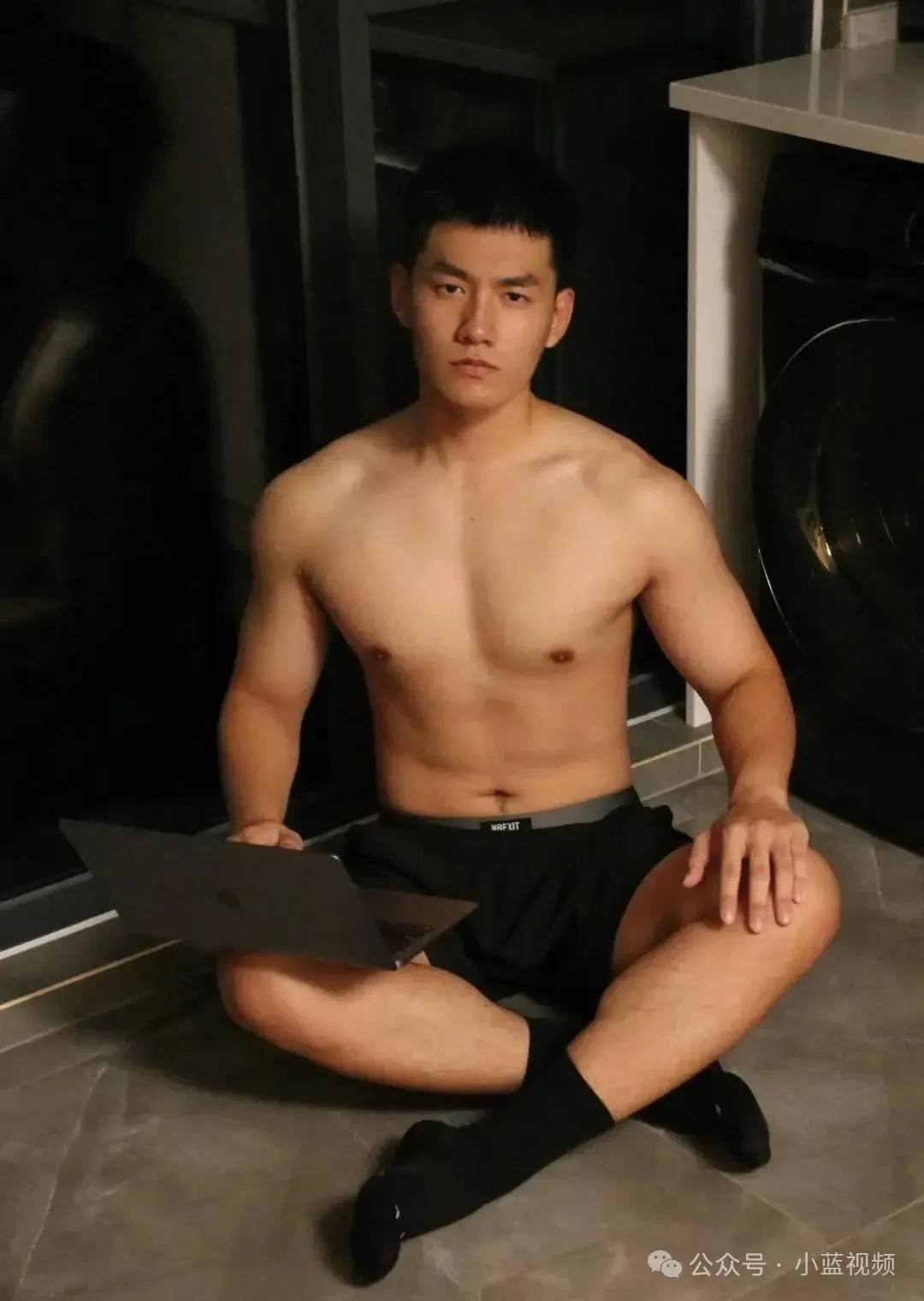 185cm 粗壮肌肉汉子
