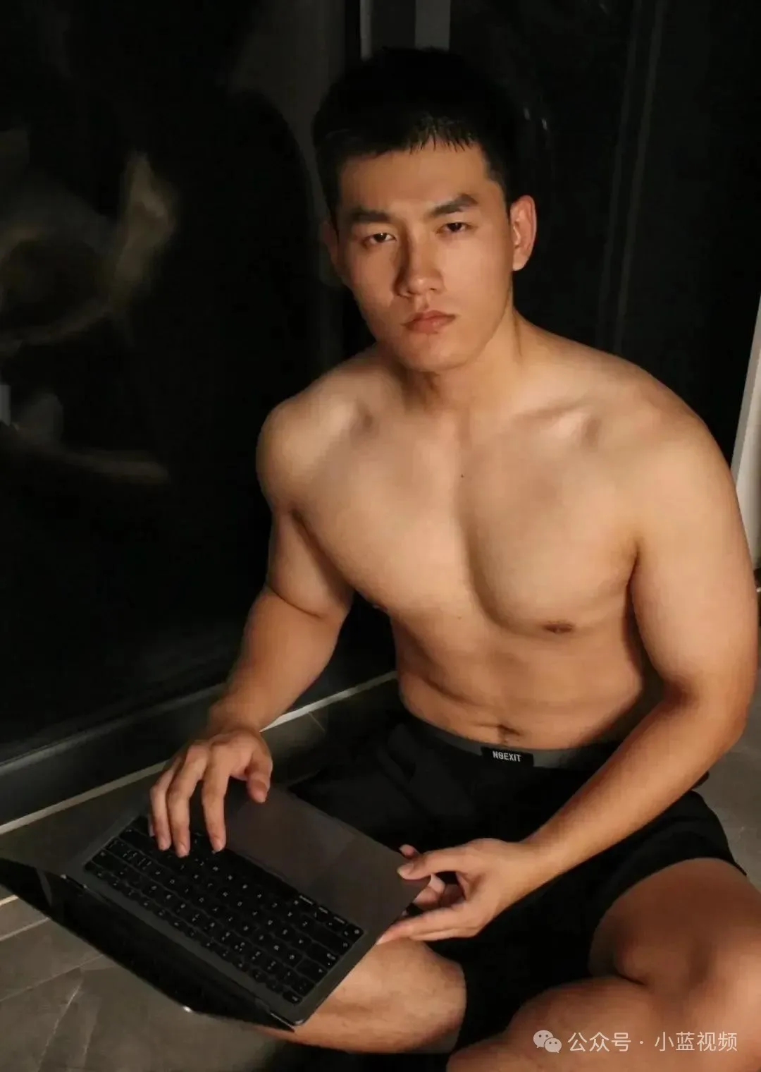 185cm 粗壮肌肉汉子