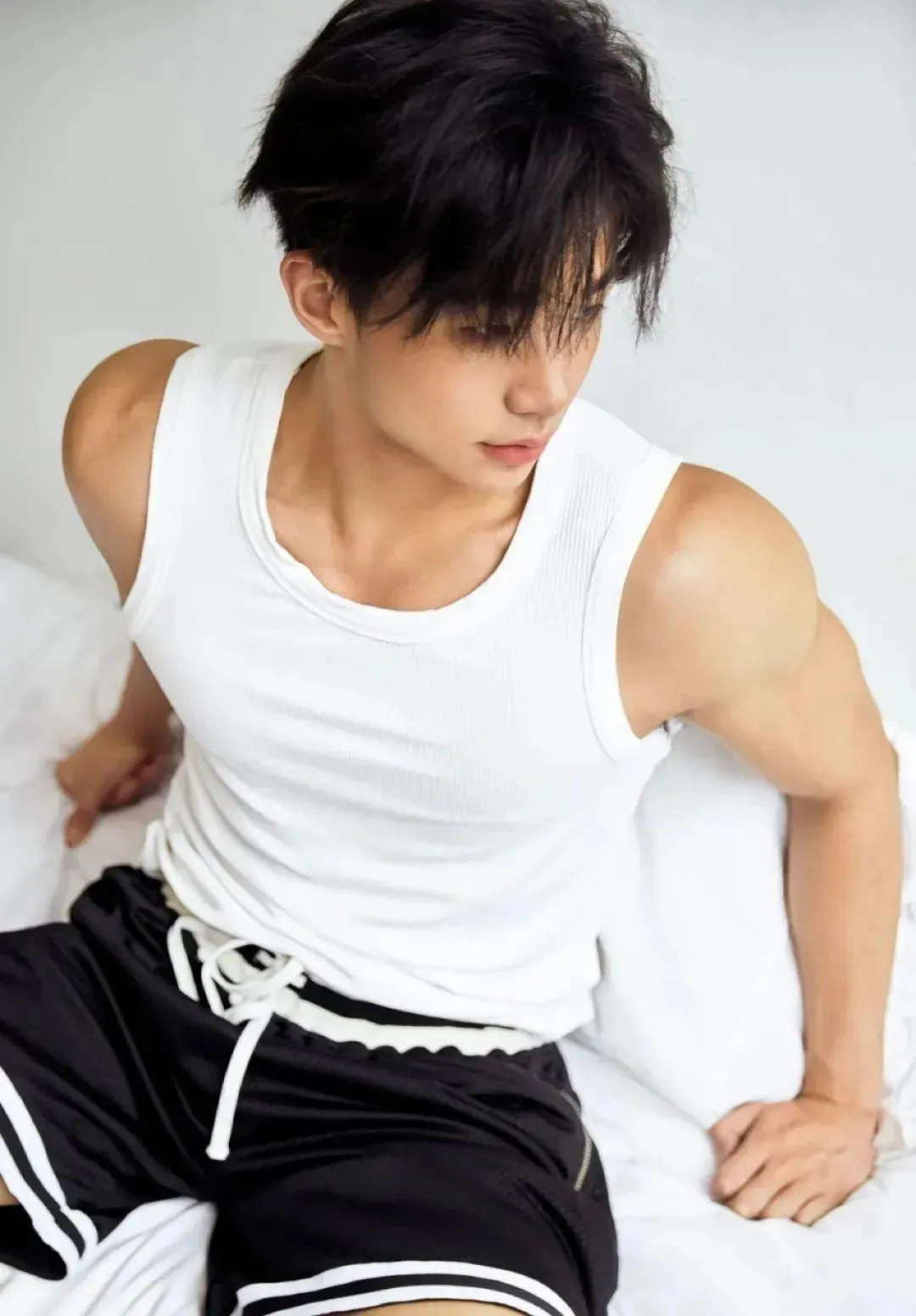 湖南 192CM 的伴郎太帅了！脱掉正装肌肉身材更诱人！