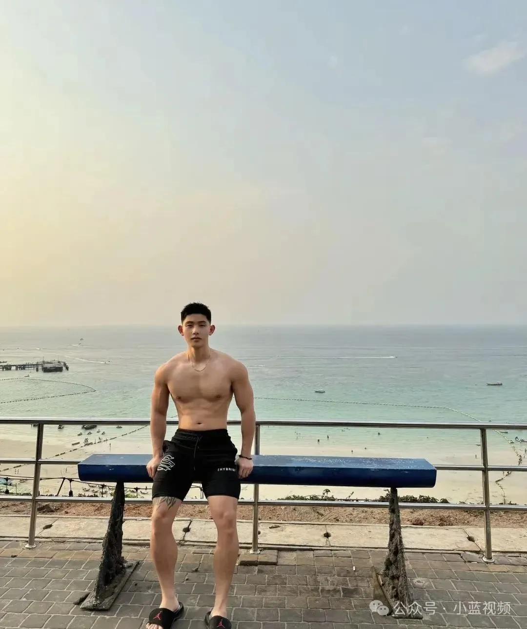 脏兮兮痞帅正装阳光大男孩！