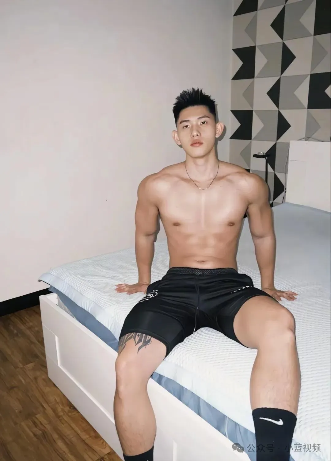 脏兮兮痞帅正装阳光大男孩！
