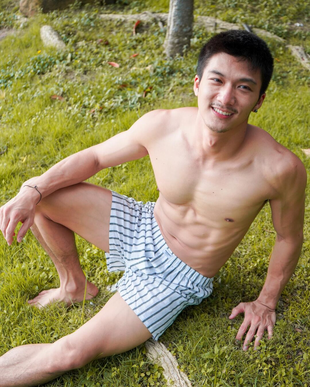 泰国天菜白袜肌肉男 Iknotus 海边湿身暴击