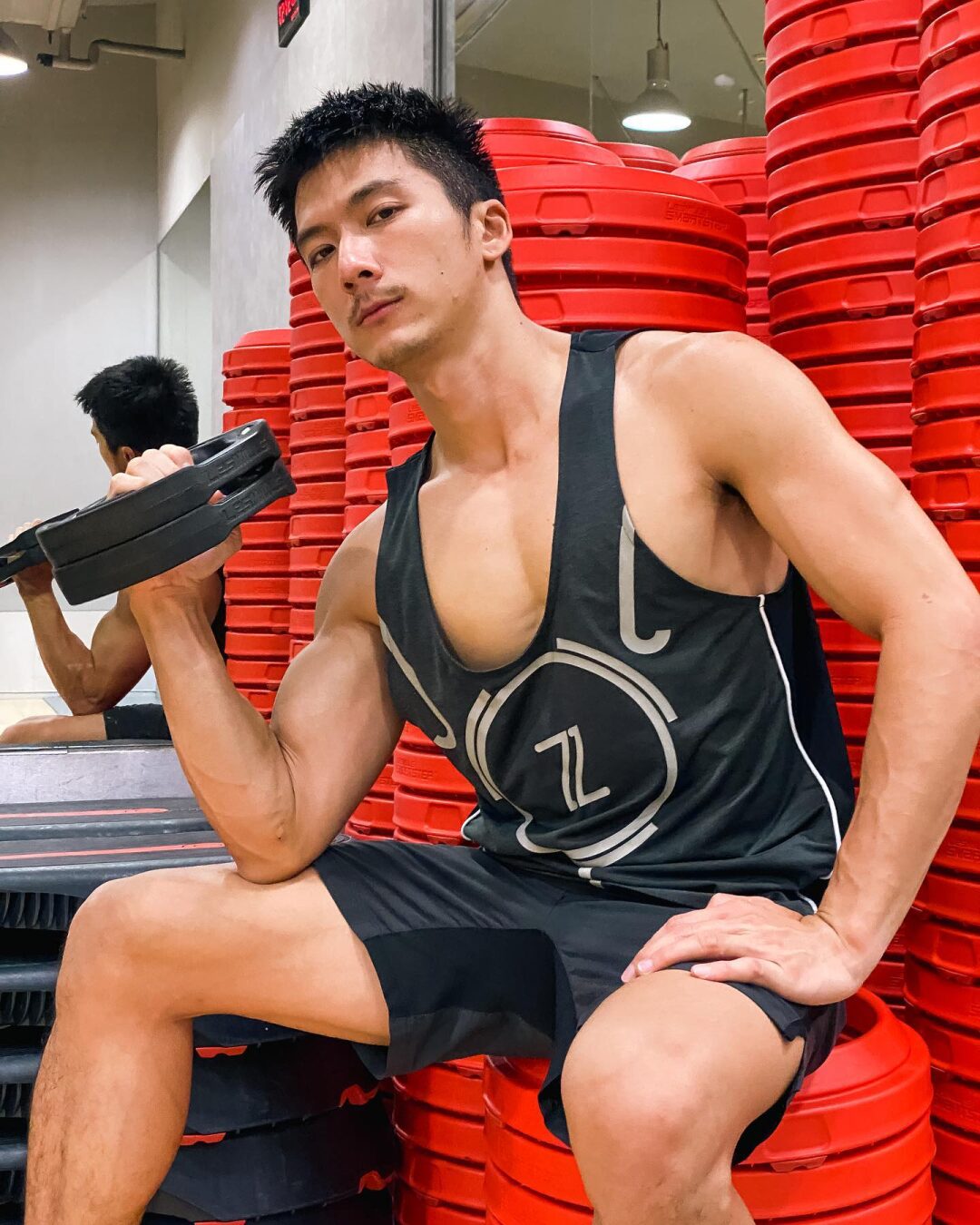泰国天菜白袜肌肉男 Iknotus 海边湿身暴击