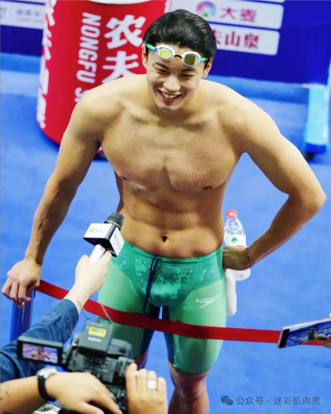 192CM 汪顺的大长腿穿太短太太垒又又又被看完啦！！