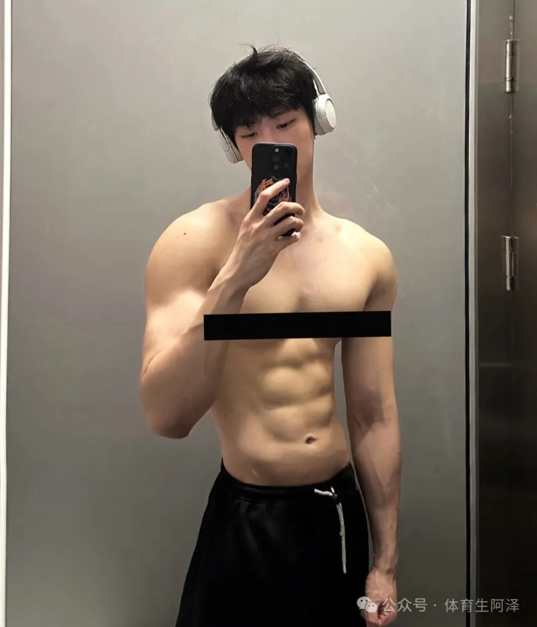 190 帅气直男约榜一大哥线下吃法，结果被富婆发现，富婆痛斥忘本.....