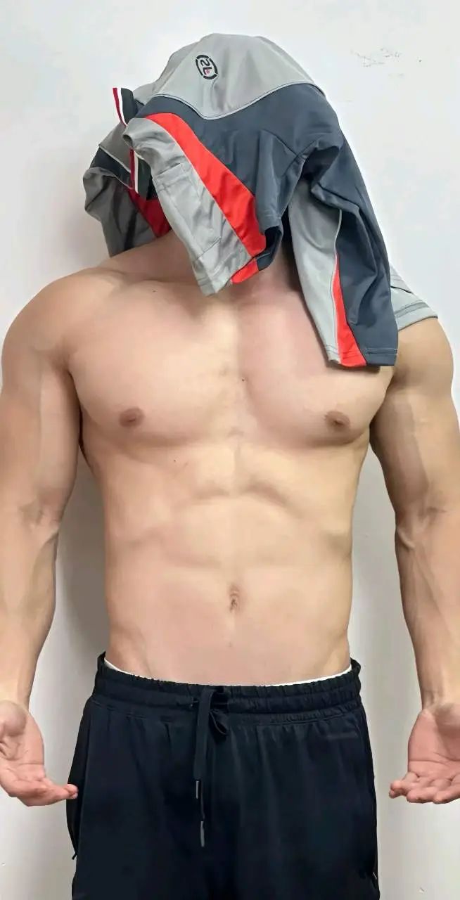 34 岁中年 0 失业后，被 20 岁男友养着，现在的小男孩这么有实力？