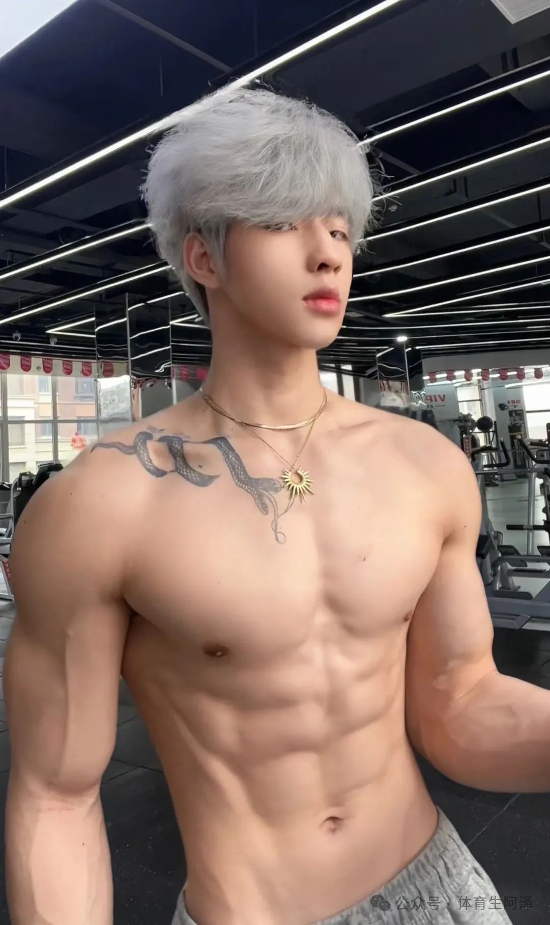 奶狗脸,狼狗身材,八块腹肌超带感...... 奶狗脸,狼狗身材,八块腹肌超带感......