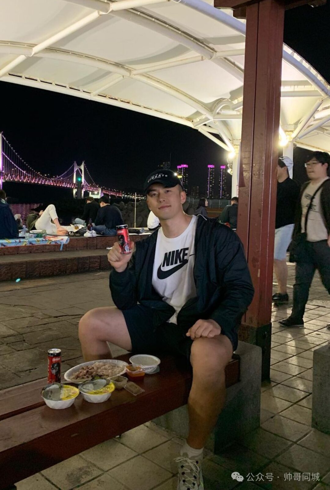 韩国黑皮体育生翘臀熟男，竟被喷颜值崩了！