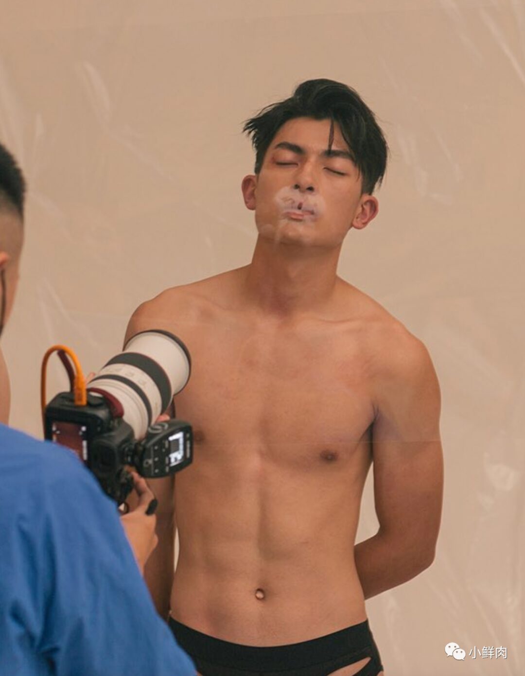 19 岁的钻石男大，又又又被男摄影师拍了！