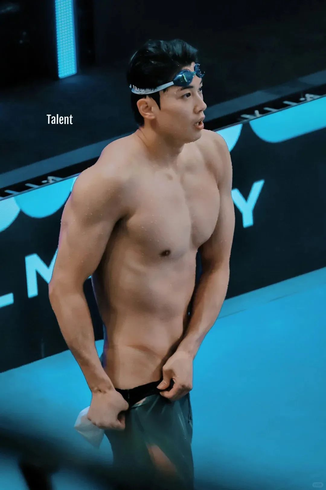 192CM 汪顺的大长腿穿太短太太垒又又又被看完啦!! 192CM 汪顺的大长腿穿太短太太垒又又又被看完啦!!