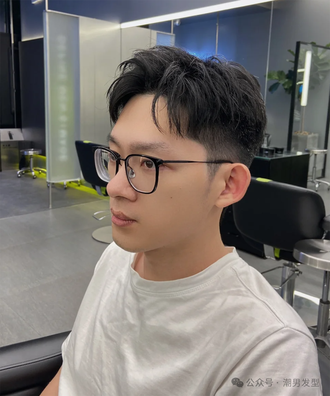 男生春天发型别乱剪，这 3 款造型时髦帅气，很值得一剪！