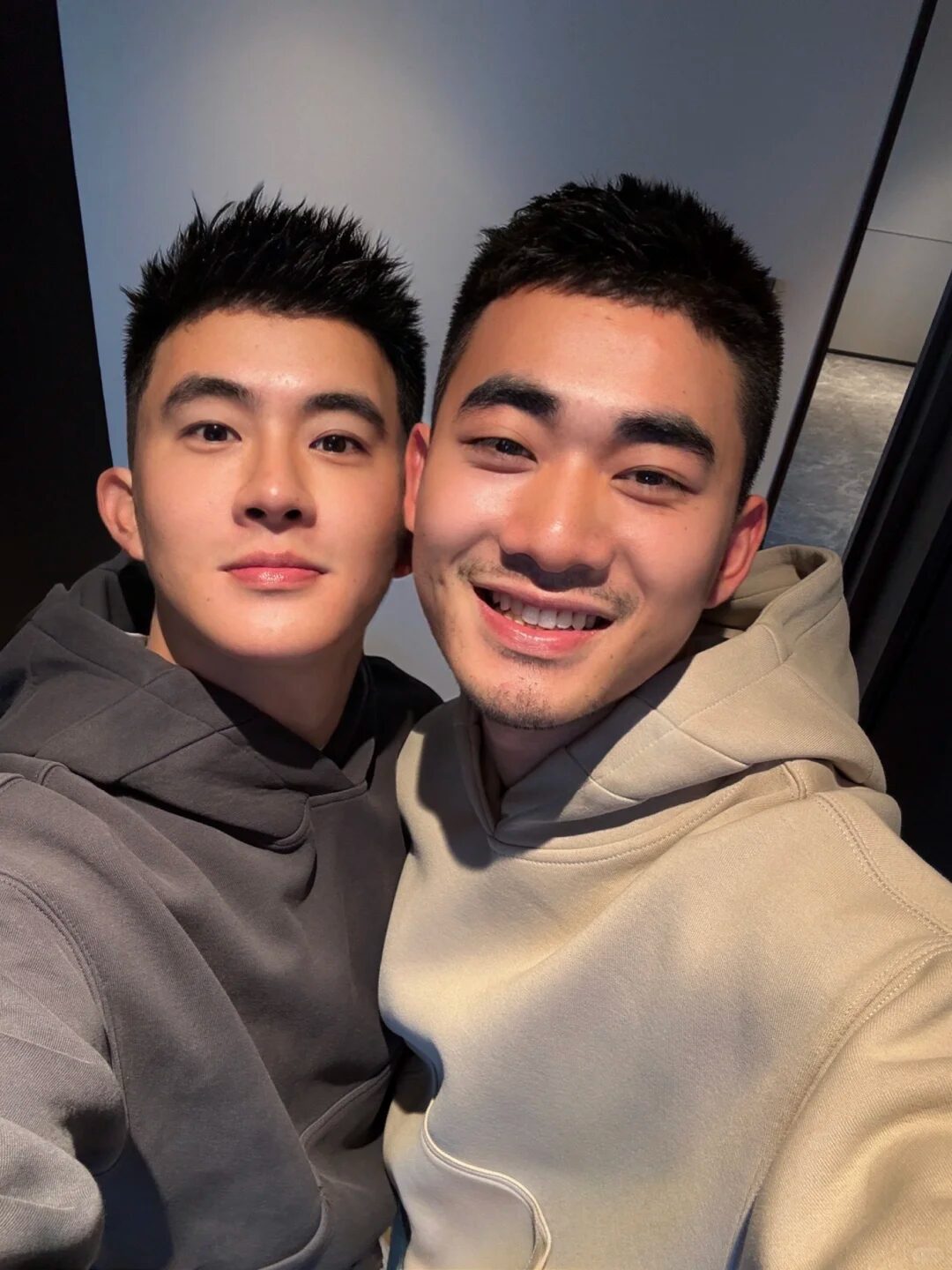 杭州惊现童颜筋肉男友！婴儿肥 + 八块腹肌的反差萌杀疯了