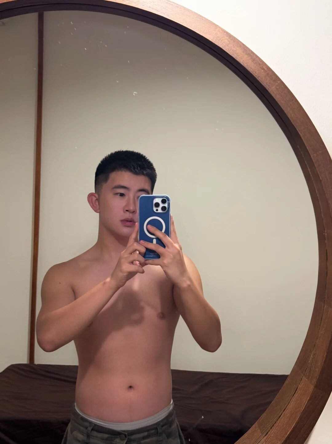 杭州惊现童颜筋肉男友！婴儿肥 + 八块腹肌的反差萌杀疯了