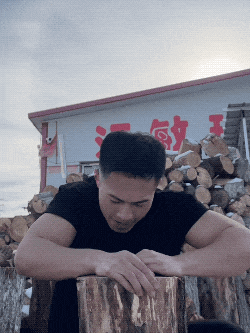 东北肌肉直男的瓜都吃了吗？小视频已疯传...