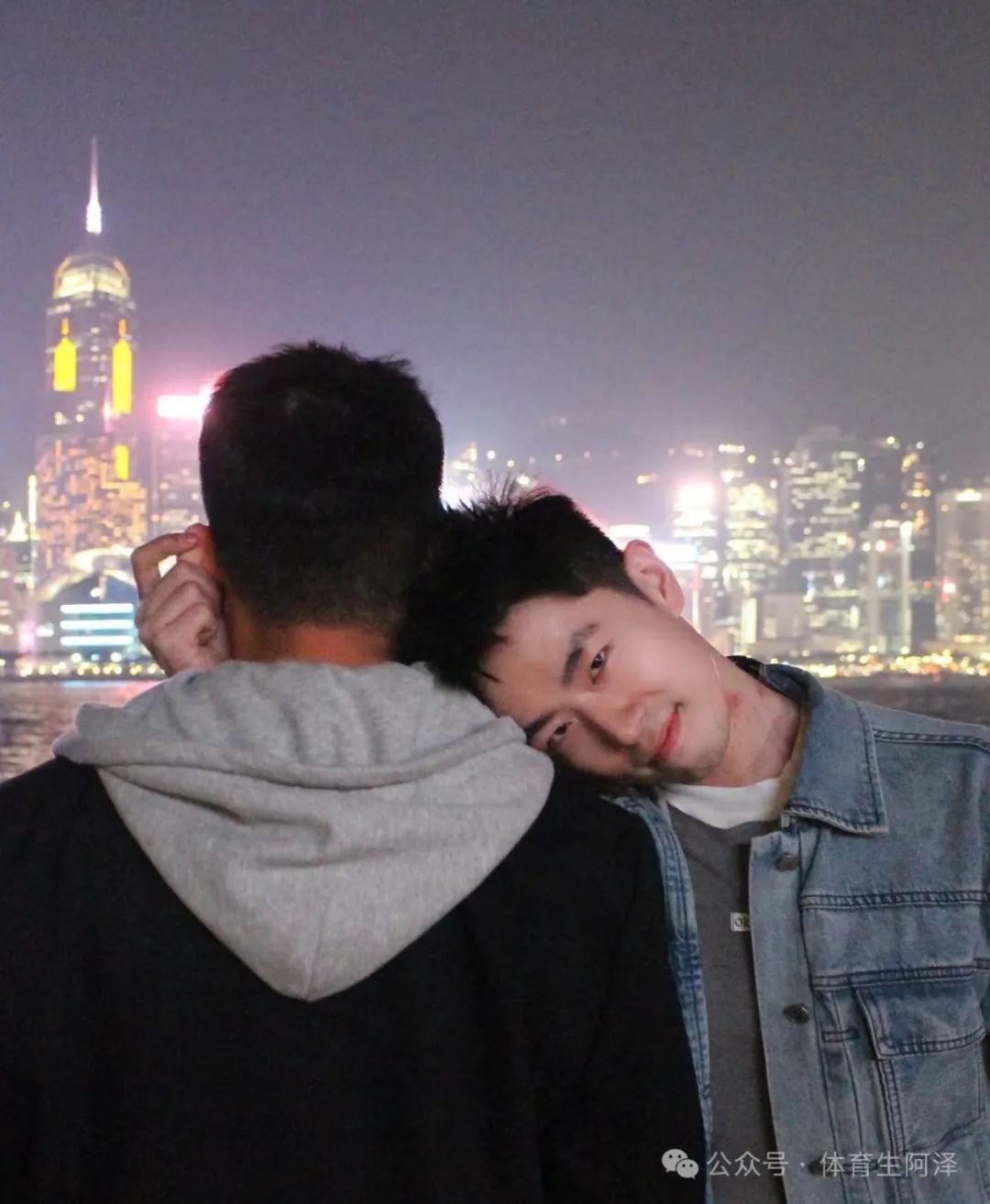 为何过度健身吸引同性？两位健身男博主情侣深度揭秘....