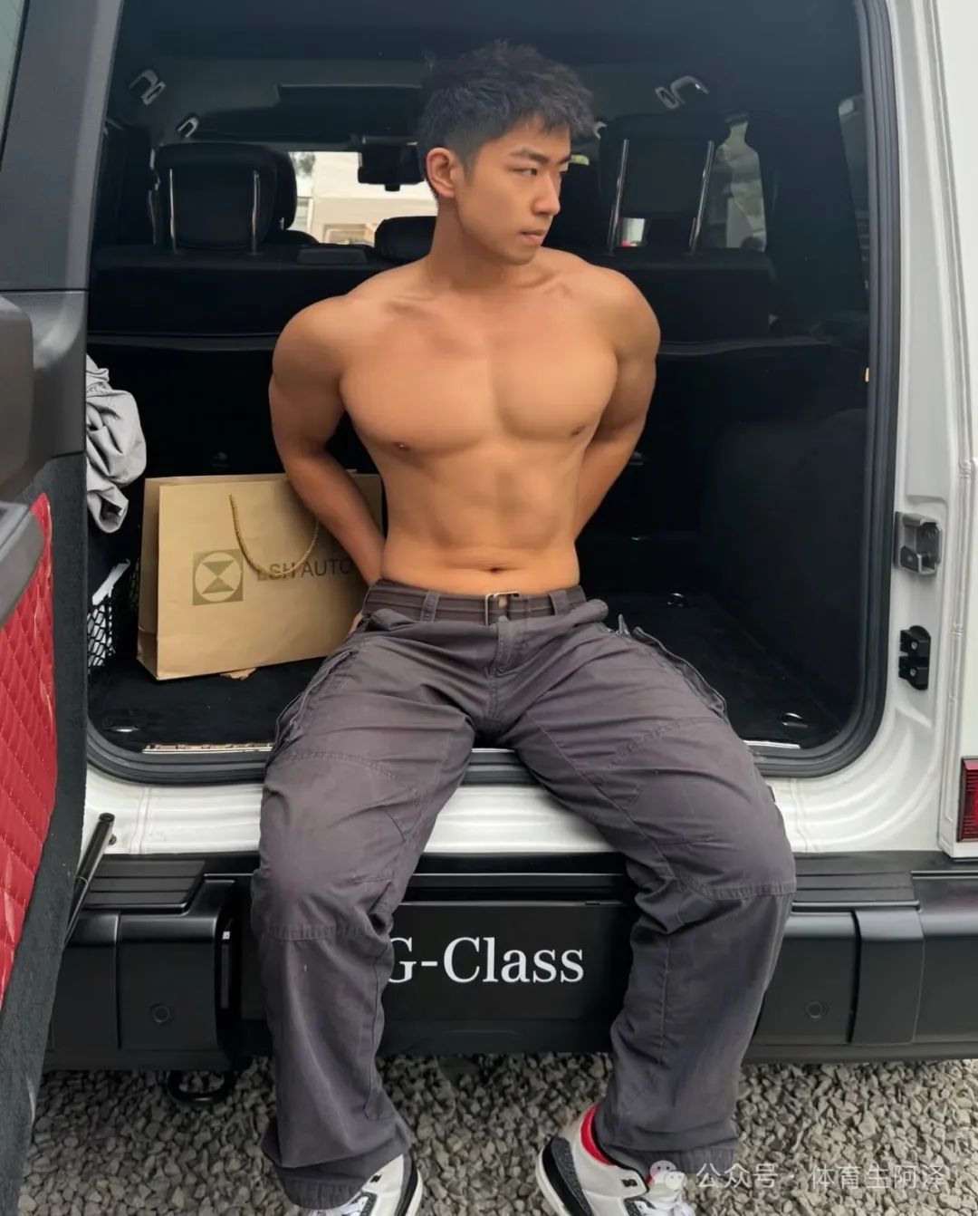 为何过度健身吸引同性？两位健身男博主情侣深度揭秘....