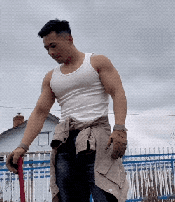 东北肌肉直男劈材哥的瓜你们吃了吗？小视频猛得一批！