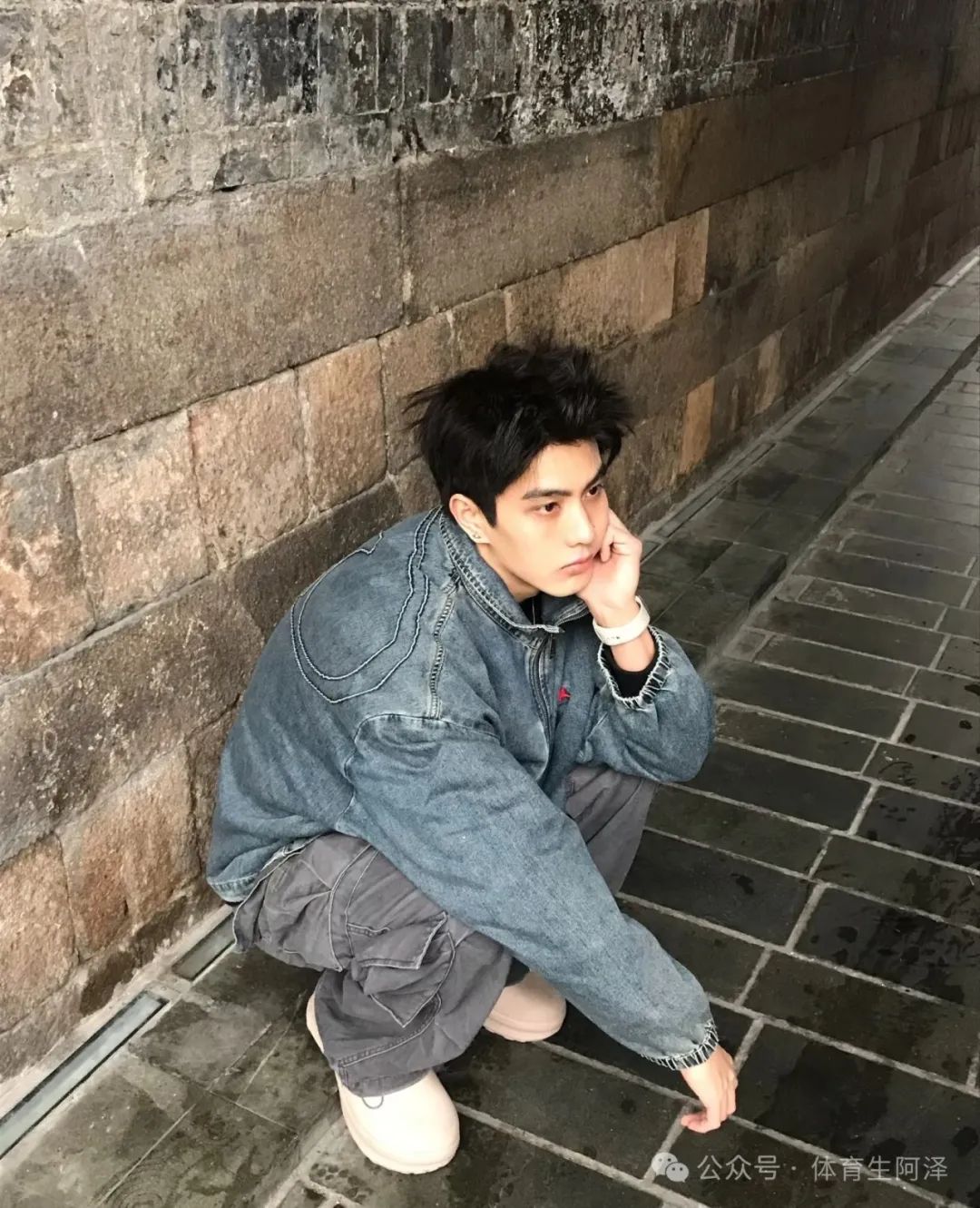 山东校草, 直男装通讯录诱惑金主，没想到金主技高一筹，校草人财两空.....