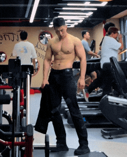 东北肌肉直男劈材哥的瓜你们吃了吗？小视频猛得一批！