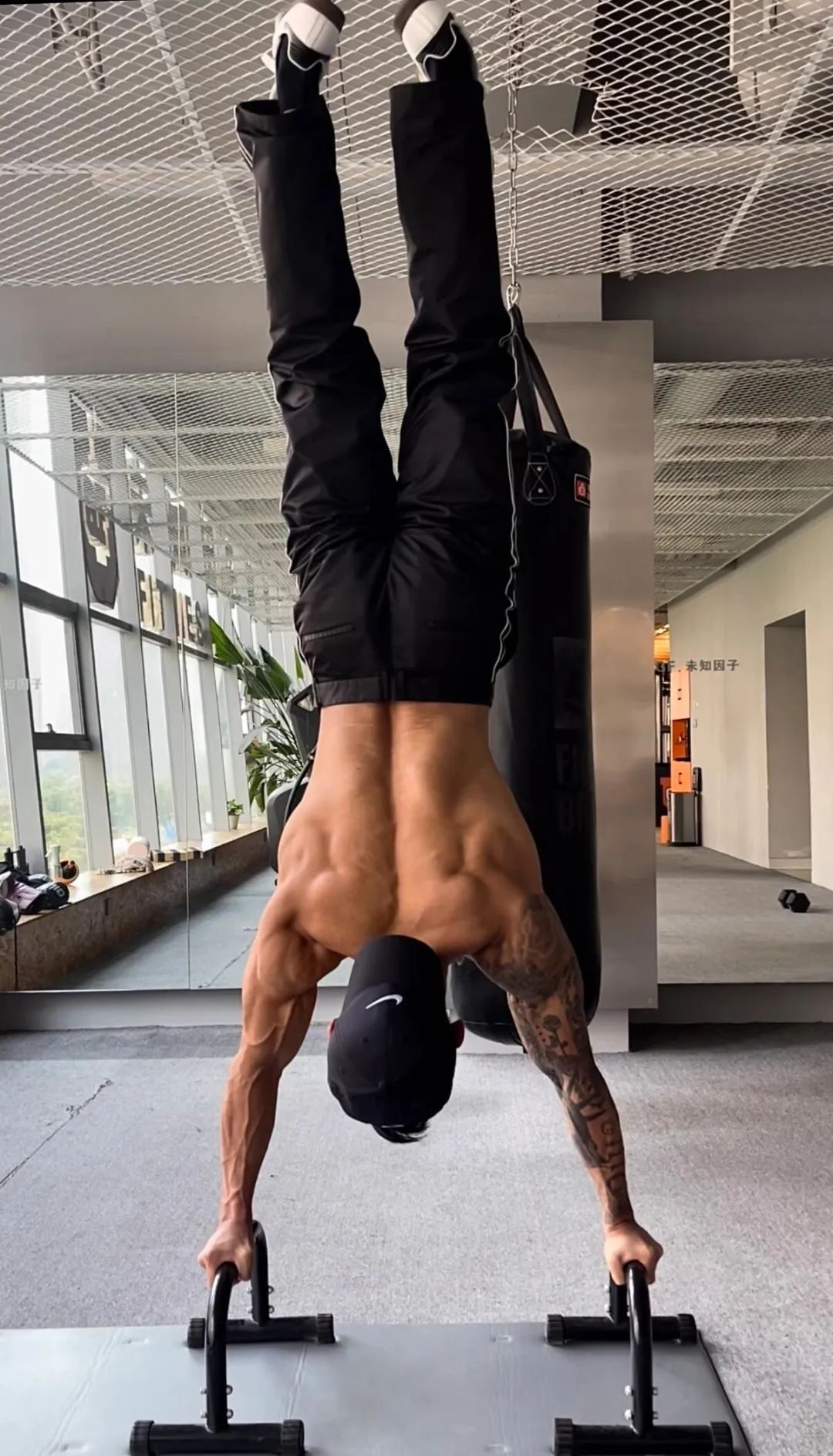 186cm 筋肉铁血汉子健身私教 186cm 筋肉铁血汉子健身私教