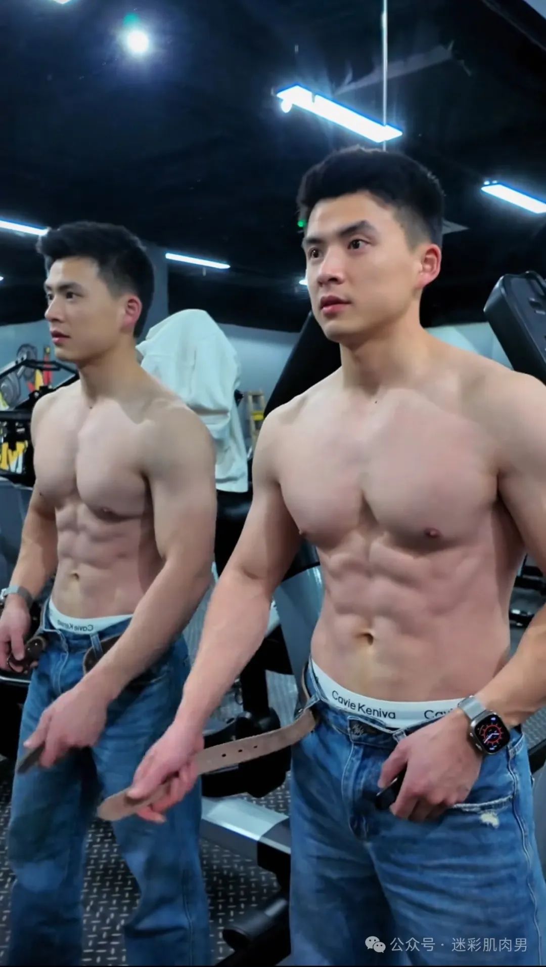 壹臣现在穿什么都要这样脱了自拍，？视频太好看！！