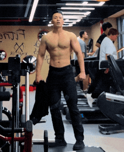 东北肌肉直男劈材哥的瓜你们吃了吗？小视频猛得一批！