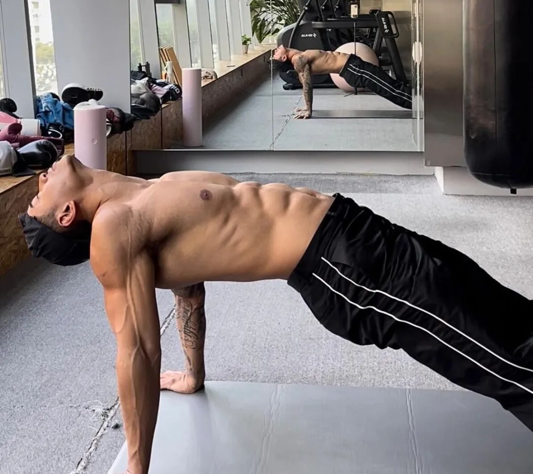 186cm 筋肉铁血汉子健身私教 186cm 筋肉铁血汉子健身私教
