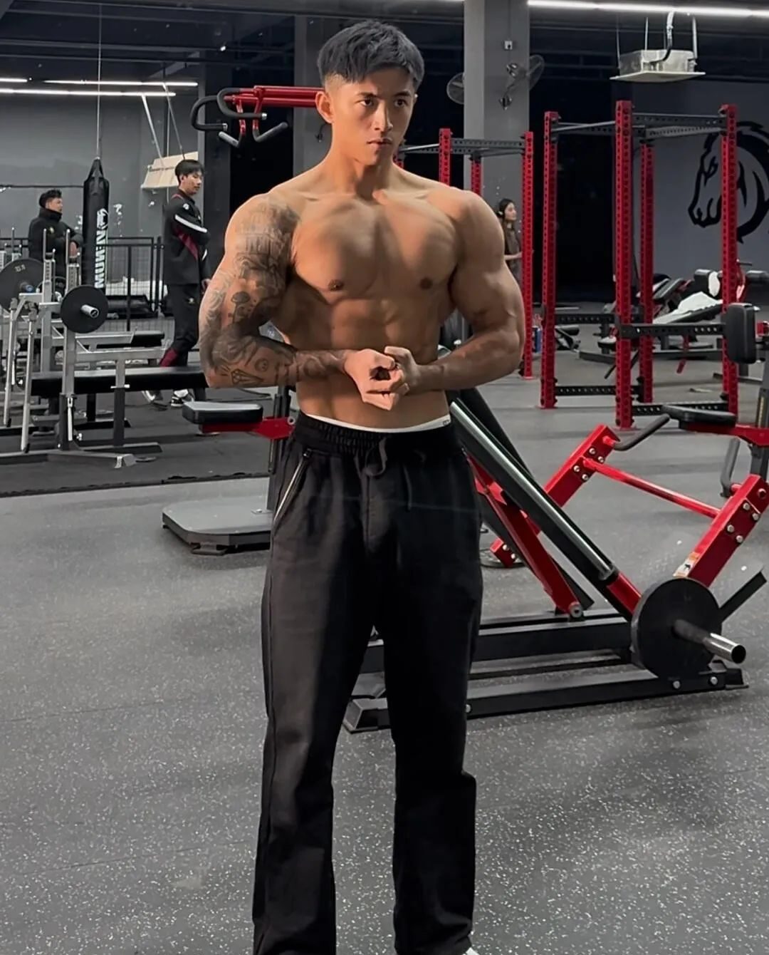 186cm 筋肉铁血汉子健身私教 186cm 筋肉铁血汉子健身私教