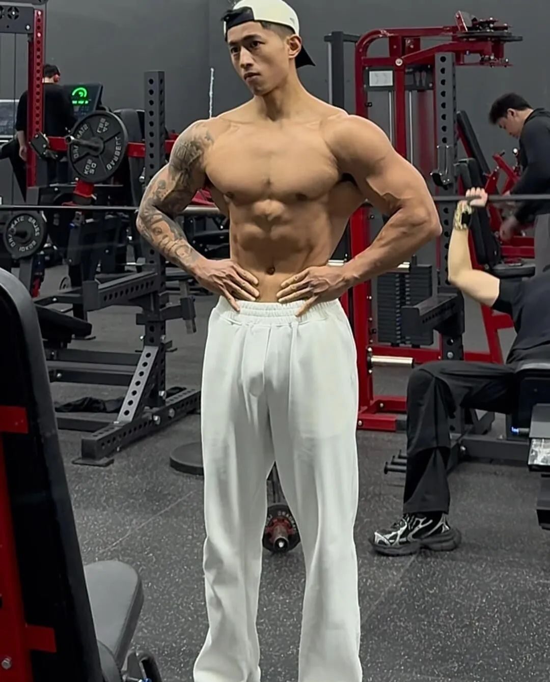 186cm 筋肉铁血汉子健身私教 186cm 筋肉铁血汉子健身私教