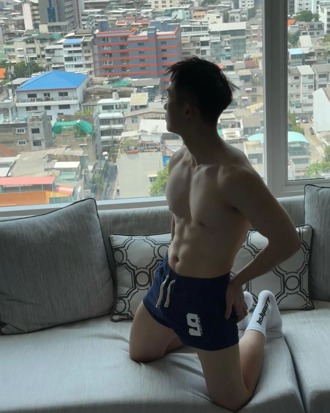 与精瘦薄肌少年共赴一场海盐味的生长仪式
